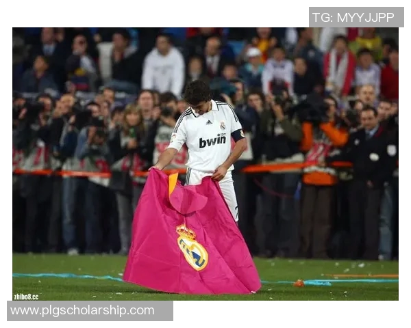 足球明星赛后寻找爱情的奇妙旅程与甜蜜邂逅